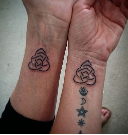 Mother and Daughter Celtic Symbol