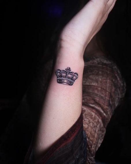 3d Crown Tattoo Design on Wrist