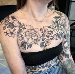 35+ Beautiful Chest Tattoos Women Will Adore