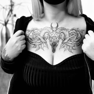 35+ Beautiful Chest Tattoos Women Will Adore