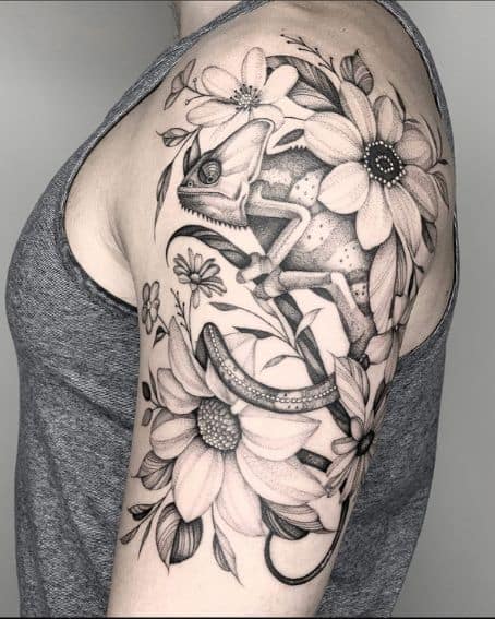 Chameleon in The Flowers Tattoo