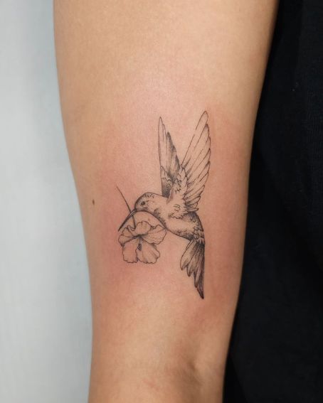 Little Humming and Hibiscus Tattoo