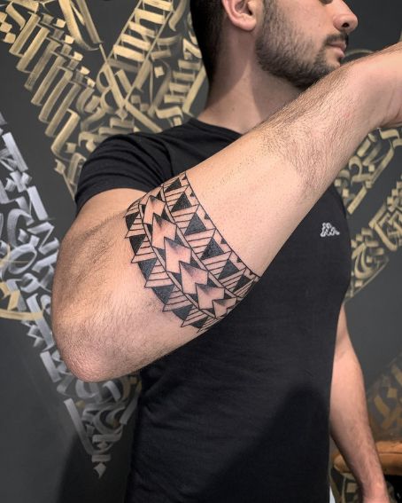 Polynesian Armband Tattoo Design