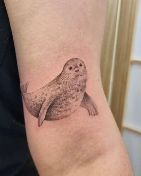 Stippling Seal Tattoo